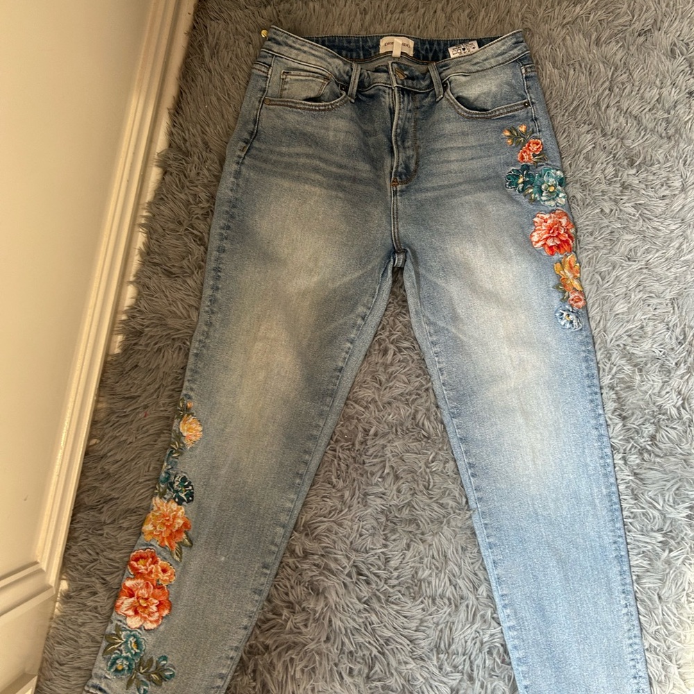 DRIFTWOOD Blue Jeans with Colorful Floral Embroidery - Picture 9 of 12